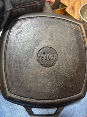 Lodge Cast Iron Square Skillet - Black